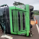 carreta tombada