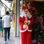 comercio_decoracao_de_natal_rvrsa_abr_2511213978