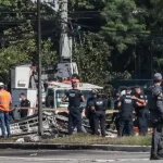 Duas pessoas morrem em queda de avião em São Paulo