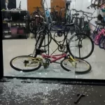Bando arromba loja e furta cinco bicicletas no bairro Maracá