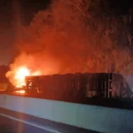 Tragédia na SP-333: Acidente com carreta seguido de incêndio deixa dois mortos e interdita rodovia