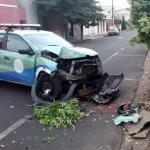 Guardas municipais sofrem acidente com viatura em Assis