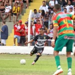 Campeonato Amador de Marília começa com estádio Mineirão lotado e festa das torcidas