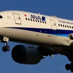 Passageiro tenta abrir porta de avião e obriga pouso de emergência