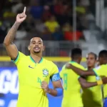 Brasil goleia Espanha e avança à semi do Mundial de futebol de areia