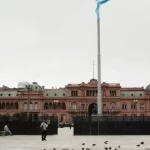 Partido de Javier Milei vence eleições legislativas em Buenos Aires