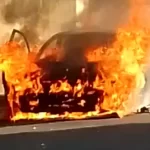 Homem é morto a facadas em bar e suspeito tem carro incendiado