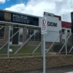 Mulher é esfaqueada e morta dentro de casa em Botucatu