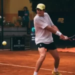 João Fonseca atropela número 28 do mundo e faz história em Roland Garros