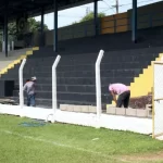 Prefeitura inicia troca de alambrado no Estádio Mineirão em Marília