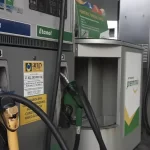 Petrobras reduz preço da gasolina A para distribuidoras a partir desta terça